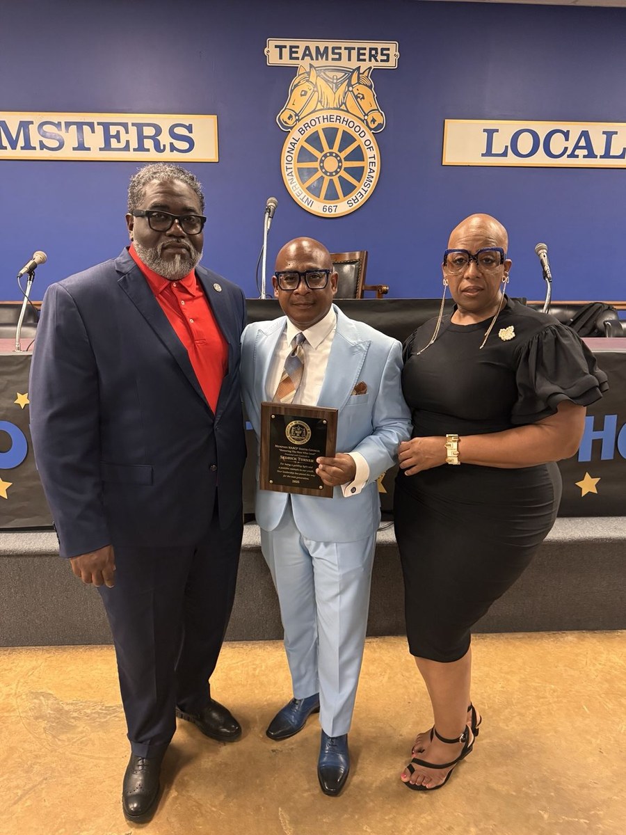 Sedrick Turner receiving an award from the Memphis NAACP Youth Council at the Teamsters Local 667 hall